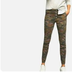Anthropologie Jefferson Slim Utility Pant Camo Size 26 Petite
